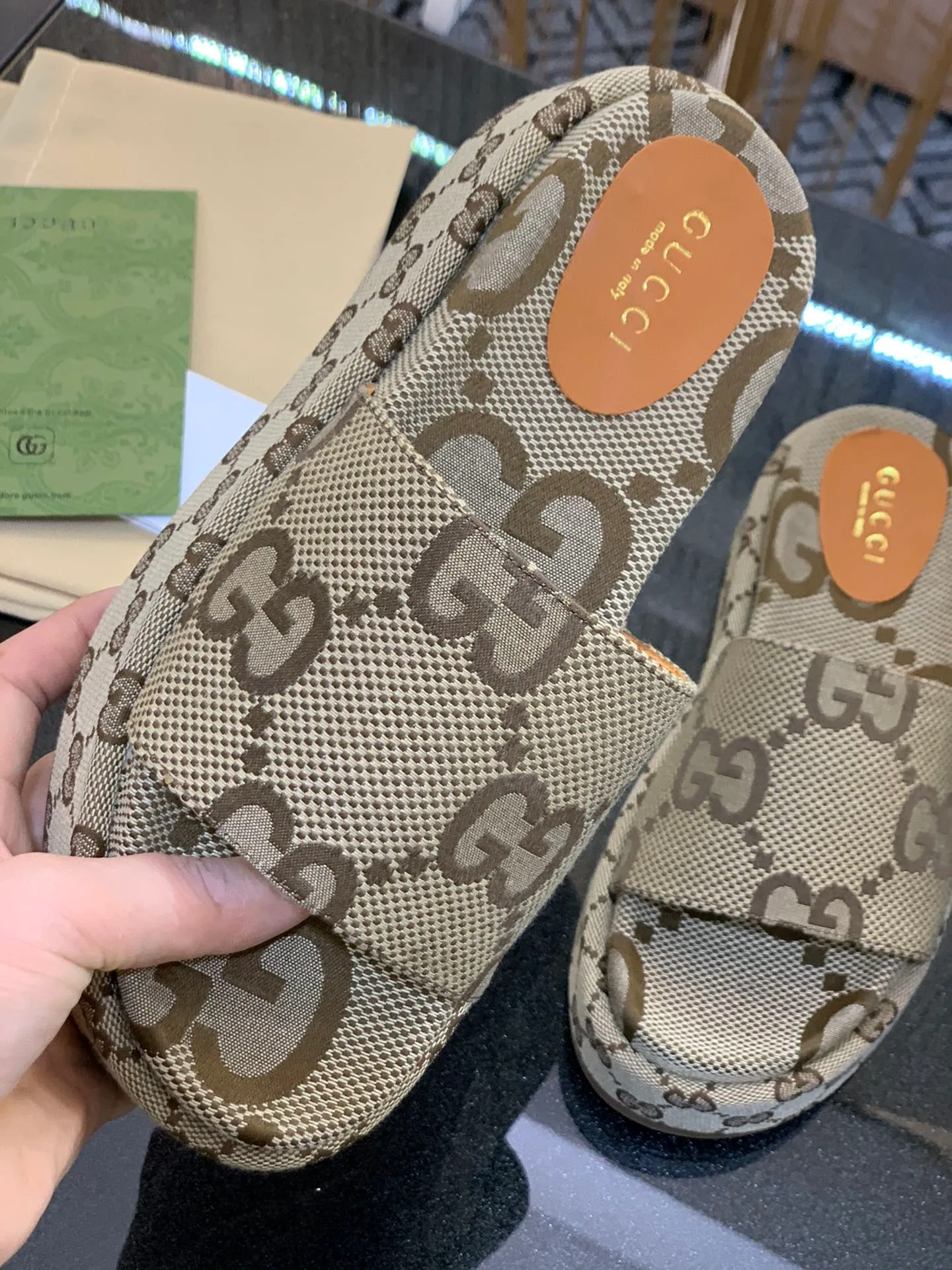 👟👟Ex-factory price 360🌈🌈 Women's shoe factory Gucci North Face Co-branded 2022/spring and summer new couple style electric embroidered thick-soled slippers are now online. Series —————————————— Perfect interpretation! The original development supports any comparison in the market! Carefully crafted materials! Months in the making! The pattern is extremely beautiful! Unique charm. The fabric is made from the original one-to-one ratio! Flash sale market free version! The thorn lines and three-dimensional effect are full! High-end and high-end ꫛꫀꪝ Go➫ Materials: ❶Upper: Double G electric embroidery environmentally friendly washed denim fabric ❷Foot pads: imported sheepskin ❸Outsole! Original outsole ........................................ ♡Size: 35-43